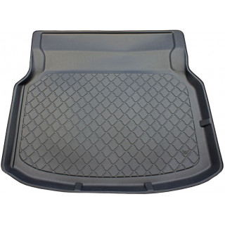 Guminis bagažinės kilimėlis Mercedes C-class W204 Sedan 2007-2014 (forward folding rear seats, without a container in the left niche)